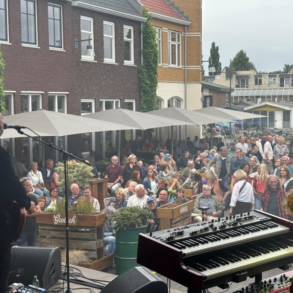 Bruin en Wit Zachte Vaderdag Groeten Vierkante Kaart 10
