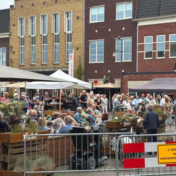 Bruin en Wit Zachte Vaderdag Groeten Vierkante Kaart 11